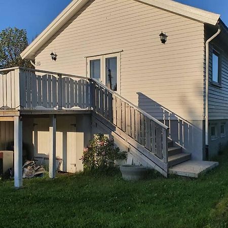 Hus Sentralt I Lofoten Apartment Leknes Exterior foto